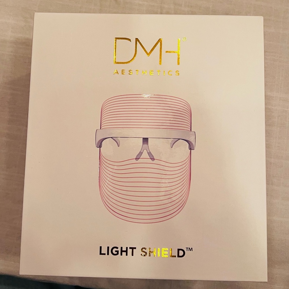 Light Shield Skincare Mask - White and Gold